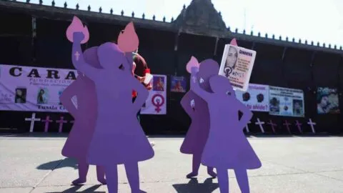 "Feminicidios han disminuido" dice Sheinbaum, blindarán Palacio Nacional por 8M, buscan evitar confrontaciones