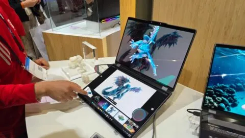 Lenovo trae al MWC 2026 la primera laptop con pantalla doble en 3D