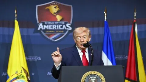 Trump afirma que Cuba "vive sus últimos momentos"