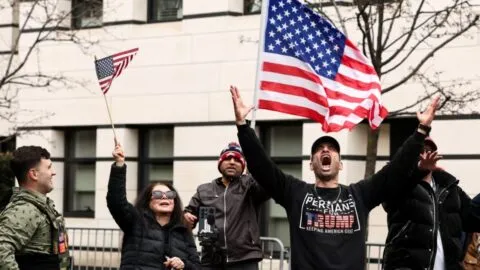 Policía antiterrorista investiga explosivos cerca de protesta frente a casa del alcalde de Nueva York