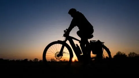 La ciclista Cecilia Sopeña cae por acantilado y logra salvarse