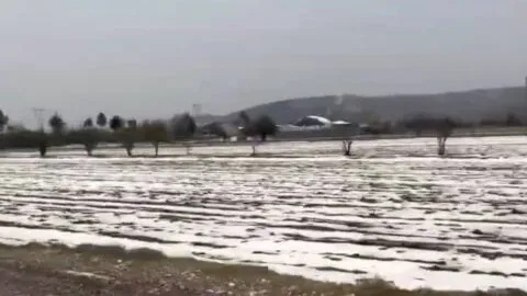 Granizada atípica tiñe de blanco a municipios de Puebla