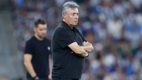 Rayados anuncia la destitución de Domenec Torrent