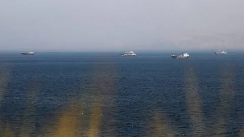 Irán amenaza con atacar barcos que crucen el Estrecho de Ormuz