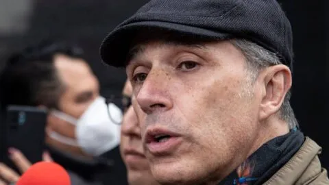 Video muestra momento en que Sergio Mayer enfrenta agresión tras su eliminación del reality