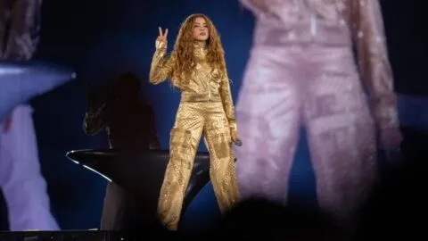 Shakira en el Zócalo de la CDMX hace historia; rompe récord y canta ante 400 mil fans