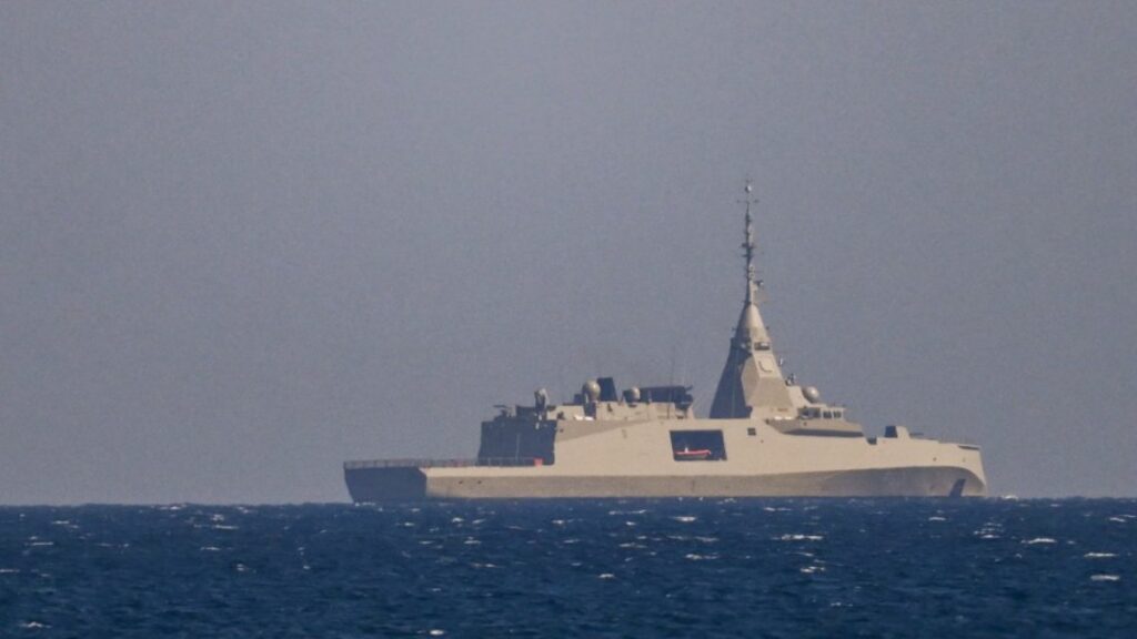 Estados Unidos usó un submarino para hundir un buque de guerra iraní, algo que no se veía desde la Segunda Guerra Mundial