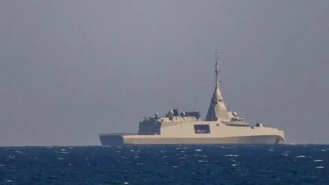 EE.UU. vuelve a usar torpedos de submarino contra un buque enemigo; no ocurría desde la Segunda Guerra Mundial