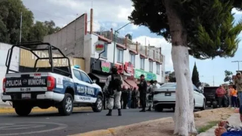 Asesinan a dos hombres en bar de Calpulalpan