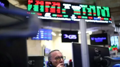 Wall Street cierra en rojo por dudas sobre IA