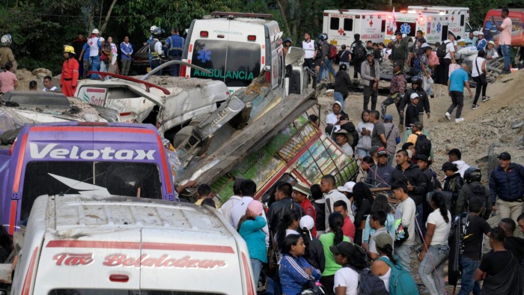 Autoridades de Colombia elevan a 14 muertos y 38 heridos el saldo por atentado en la Vía Panamericana