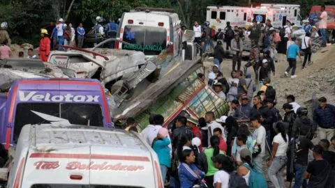 Autoridades elevan a 14 muertos y 38 heridos el saldo por atentado en la Vía Panamericana de Colombia