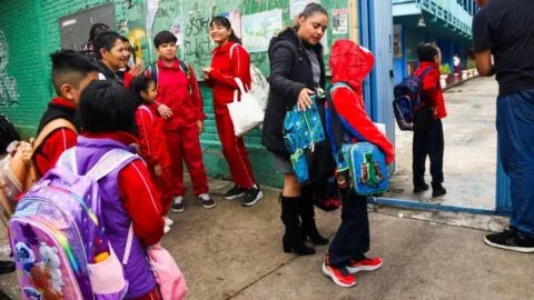 León entregará beca de 4 mil pesos para primaria y secundaria
