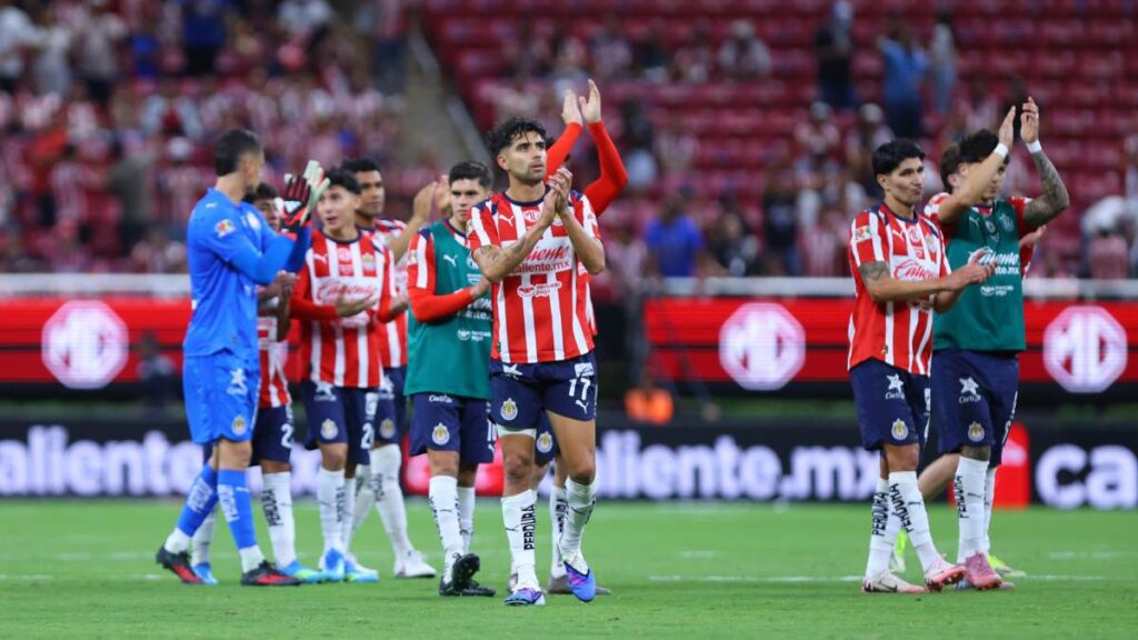 Chivas deja ir el liderato tras empate ante Xolos