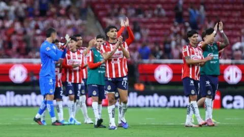 Chivas deja ir el liderato tras empate ante Xolos