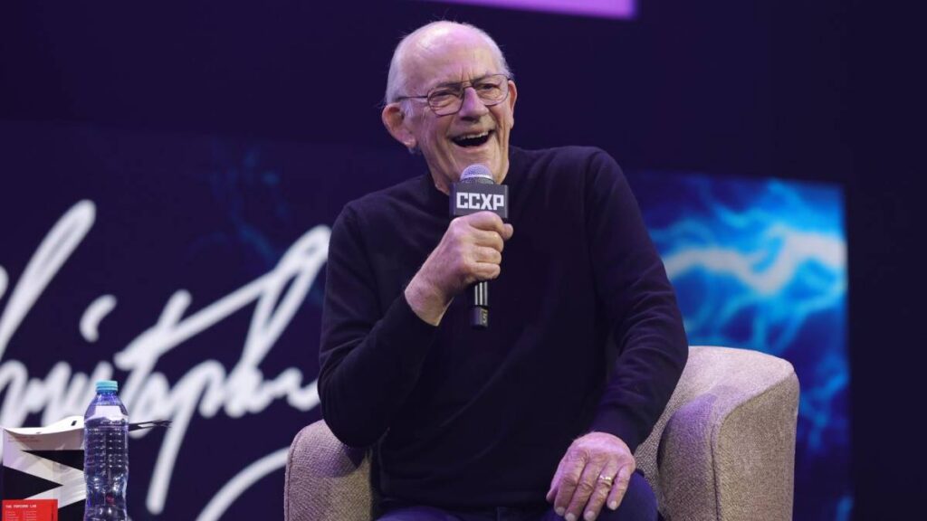 Christopher Lloyd recibió una piñata en el CCXPMX26