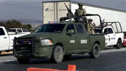 Comando roba autos en Zacatecas tras captura del “Jardinero” y el “Güero Conta” del CJNG