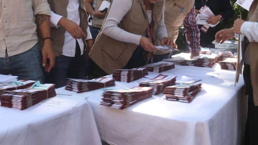 Pensiones bienestar abrieron registro. 