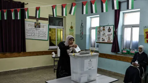Elecciones bajo fuego: cómo es votar en Palestina y qué autoridades se eligen