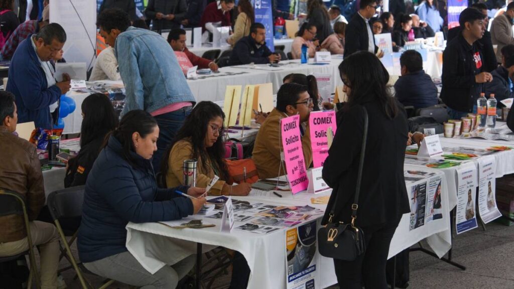 Alerta por crisis laboral en mujeres.