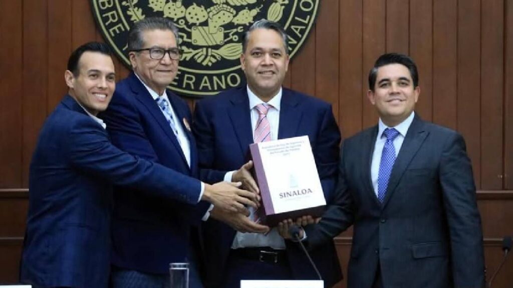 Enrique Díaz Vega, exsecretario de Rocha Moya, habría sido detenido en Europa, según versiones extraoficiales.
