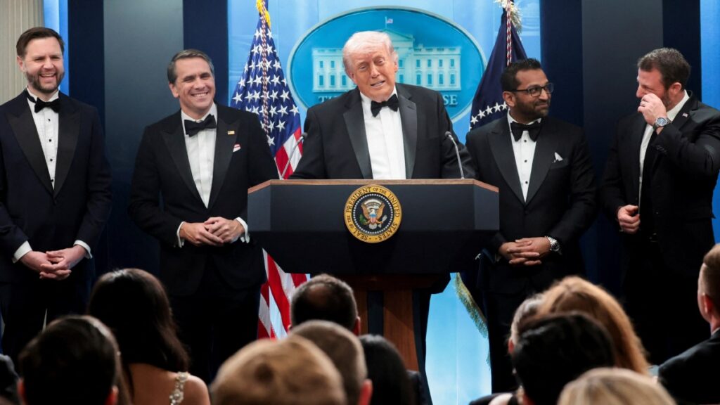 Era un atacante solitario, destaca Trump sobre incidente en cena con corresponsales y agradece al Servicio Secreto