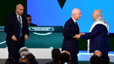 Directivos de Palestina e Israel se niegan saludo en Congreso de la FIFA