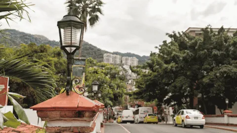 Suspenden transporte público de Puerto Vallarta a Nayarit tras detención del "Jardinero"