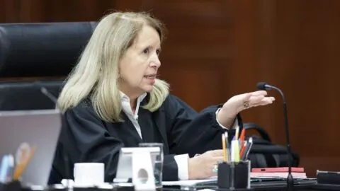 Ministra Loretta Ortiz pide licencia temporal para dejar la SCJN