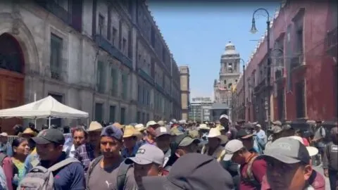 Habitantes de la Costa Chica de Guerrero cierran accesos a Palacio Nacional