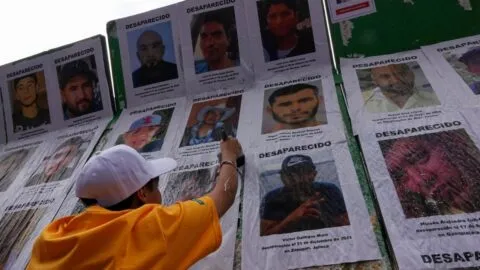 Colectivo de personas desaparecidas encabeza las movilizaciones en CDMX este 27 de abril