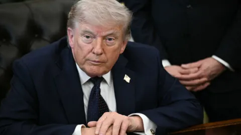 Trump cancela viaje de emisarios a Pakistán para diálogo con Irán