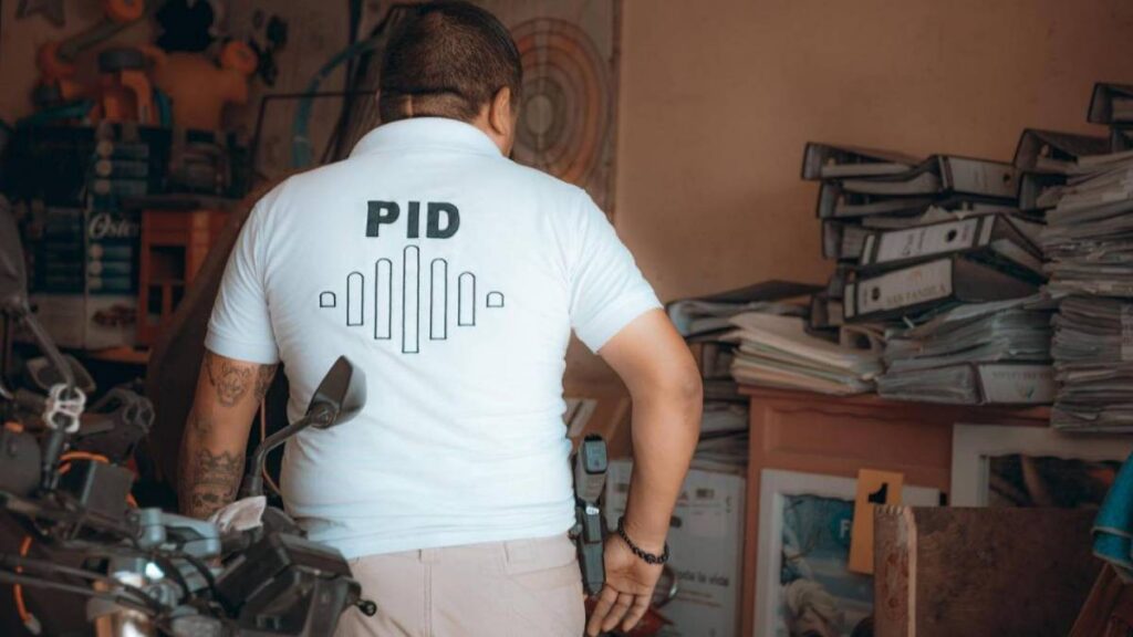 Red hacía firmar documentos en blanco para otorgar préstamos.