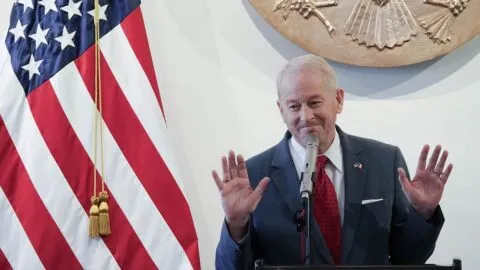 Embajador de EE. UU. lanza advertencia por corrupción en México