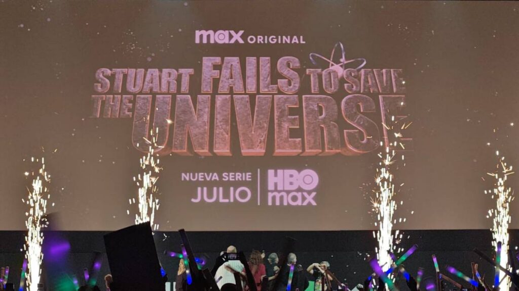 Personajes de “Stuart no logra salvar el universo” en el CCXPMX26