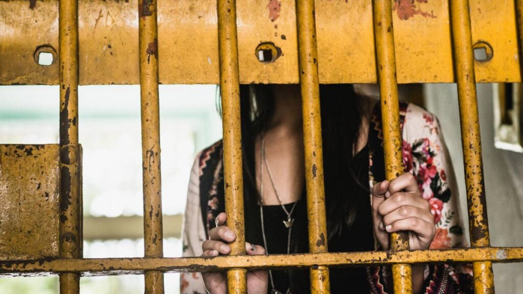 Denuncian detención de activista Tere Ochoa en Gómez Palacio.