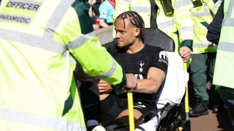 Xavi Simons sufre grave lesión en partido del Tottenham en la Premier League; dudan participación en Mundial 2026