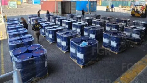 Golpe al narco en Manzanillo: aseguran más de 54 mil litros de químicos para hacer drogas