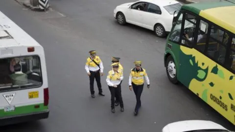 Video: indigna agresión de policía a menor; SSC explica qué pasó