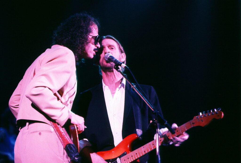 Carlos Santana y Alex Ligertwood en 1989