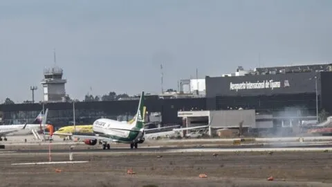 Aviación mexicana, aún con margen para crecer; especialistas ven oportunidad para expandir aeropuertos