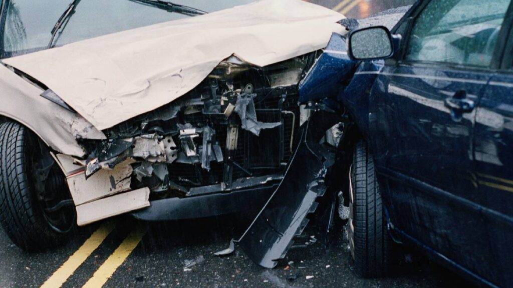borracho-desata-caos-y-choca-varios-autos-en-atlixco-puebla