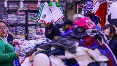 Fino movimiento: captan a fardera robar ropa en tienda de San Pedro Cholula, Puebla
