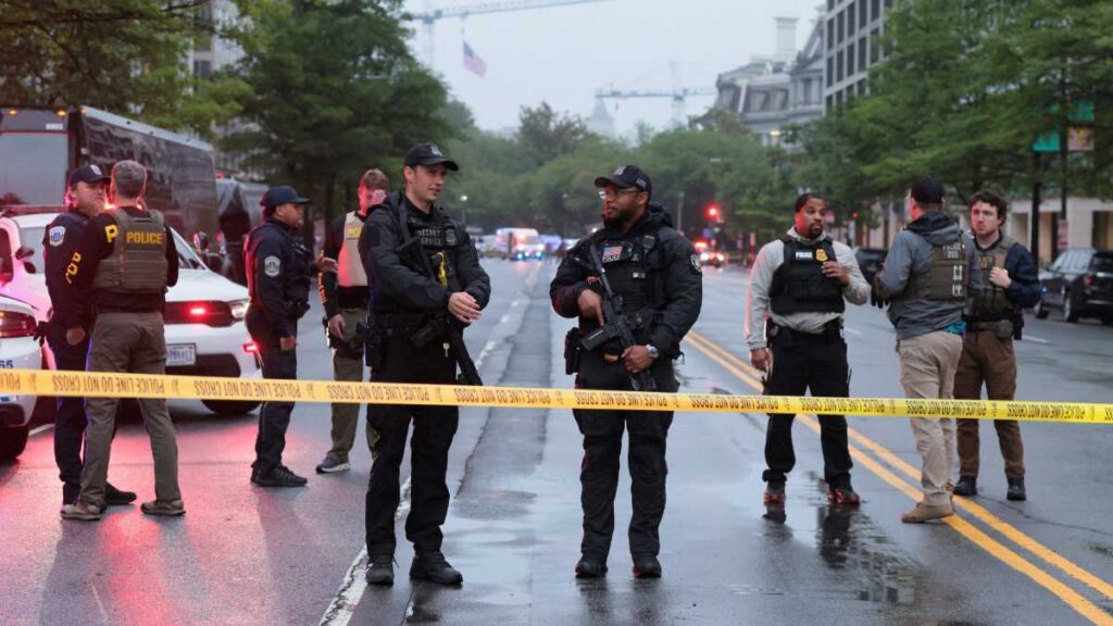 Reportan disparos cerca de la Casa Blanca; despliegan fuerte operativo de seguridad