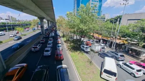 Caos vial en Periférico Sur: estudiantes de la ENAH toman carriles para protestar por el Mundial 2026