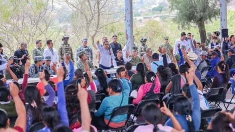 Familias desplazadas regresan a Chilapa tras días de violencia; autoridades propusieron una mesa de diálogo