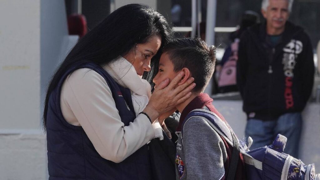 IMCO advierte que adelantar el ciclo escolar de la SEP elevaría 63% la carga de cuidados en hogares mexicanos.
