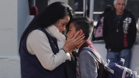 Un mes menos de clases pondría a familias a cubrir 100 horas extra de cuidados: IMCO