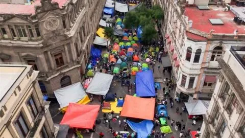 CNTE y padres de normalistas de Ayotzinapa encabezan las protestas en CDMX este martes