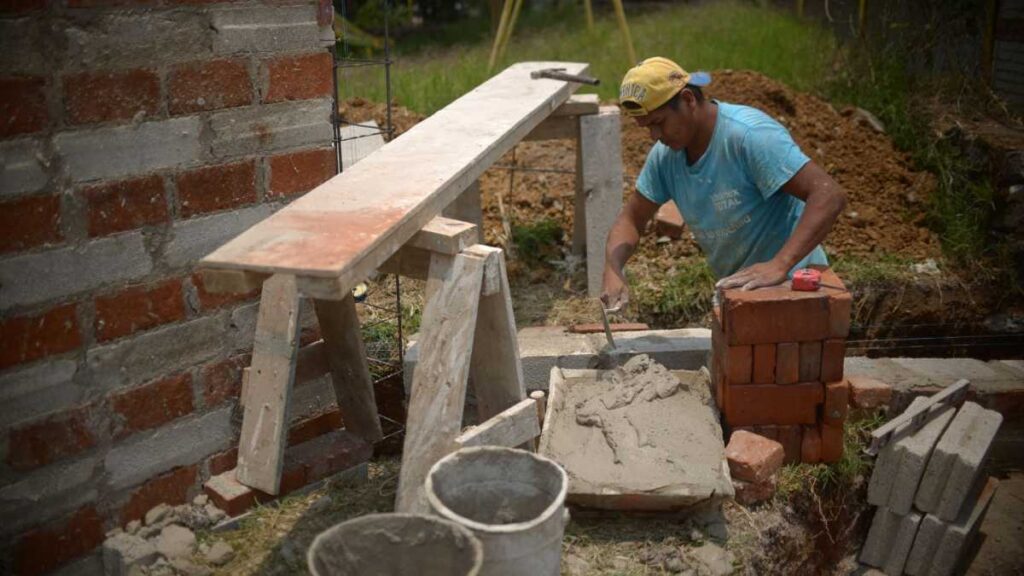 Crédito Infonavit permite comprar terreno y construir